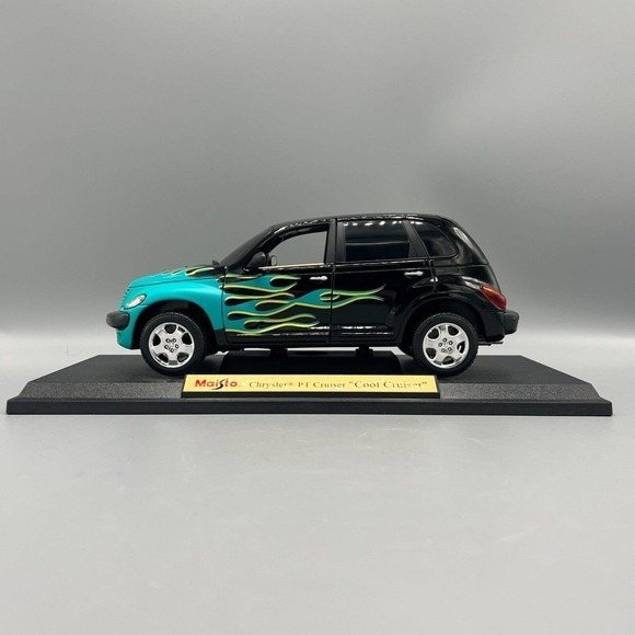 Maisto 1.18 Scale Chrysler Black PT Cruiser Cool Cruiser Blue Yellow‎ Flame - Picture 1 of 15